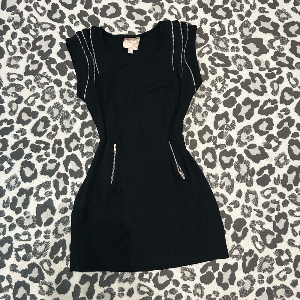 Romeo & Juliet Couture Black Zipper Dress